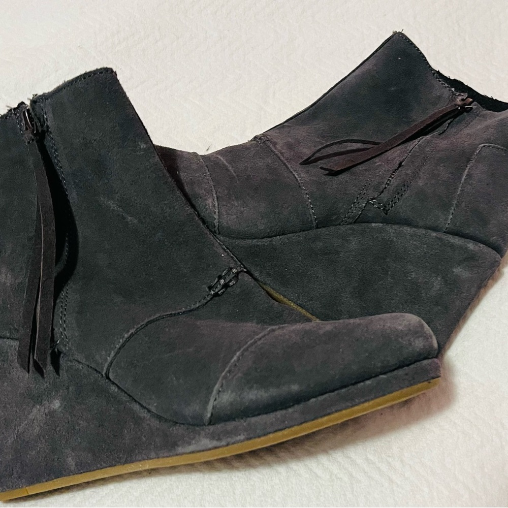 Women's Toms grey Suede Ankle Boots